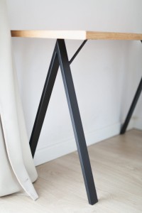 Drewniane biurko VEE SLIM 3.jpg